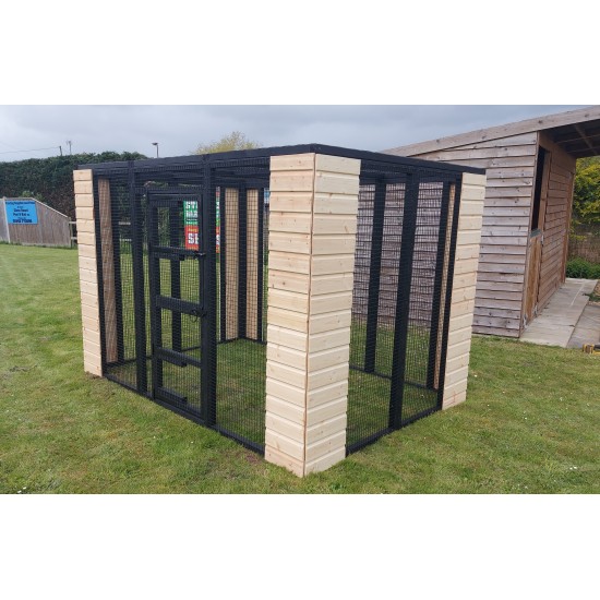 Freestanding Catio enclosure 6ft x 9ft x 6ft tall With Black 16g wire mesh & Tongue and groove boarded corners 